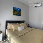 Queens Villa